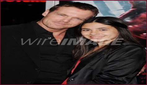 Who is Michael Shanks Dating Now?